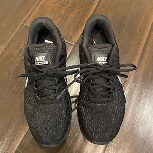 Women’s Nike Aix Max 2017 Size 7 US